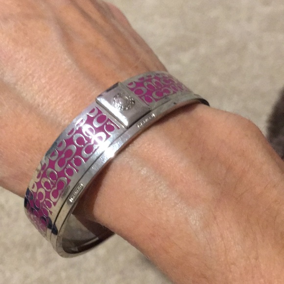 Set of two Coach bracelets (dog not included). - Picture 2 of 2
